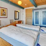 Tilla - 600m From The Sea By Interhome *