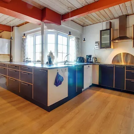 Tilla - 600m From The Sea By Interhome Bredebro