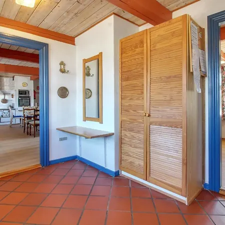 Tilla - 600m From The Sea By Interhome