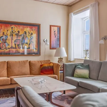 Tilla - 600m From The Sea By Interhome *