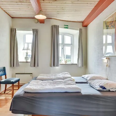 Tilla - 600m From The Sea By Interhome