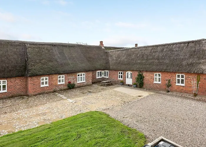 Tilla - 600m From The Sea By Interhome *